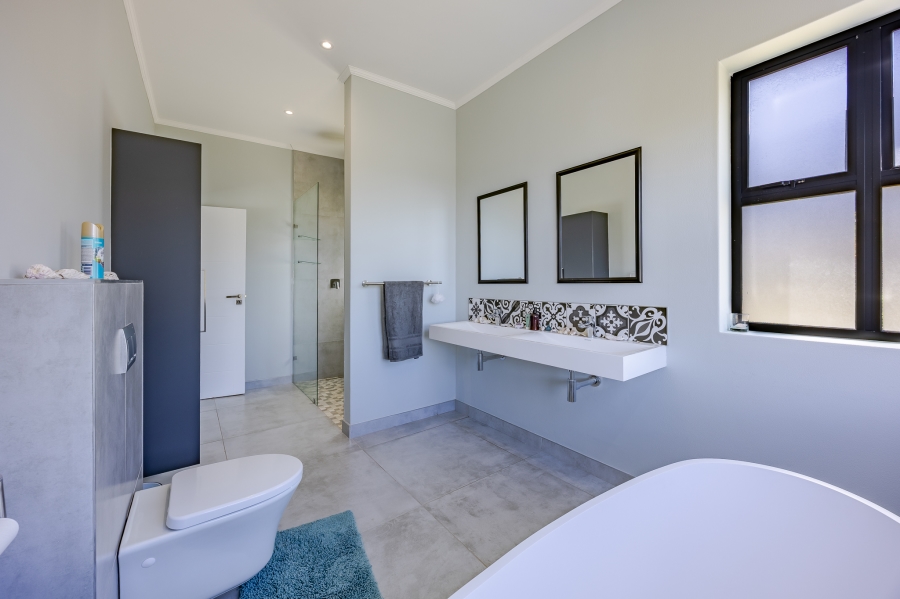 4 Bedroom Property for Sale in Crofters Valley Western Cape